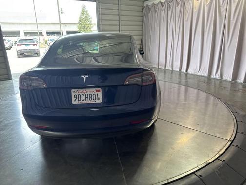 Blue 2022 Tesla Model 3 Standard Range