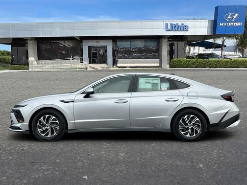 2026 Hyundai SONATA Hybrid Base