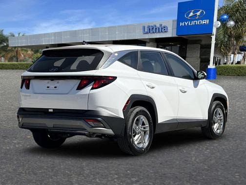 2025 Hyundai TUCSON SE