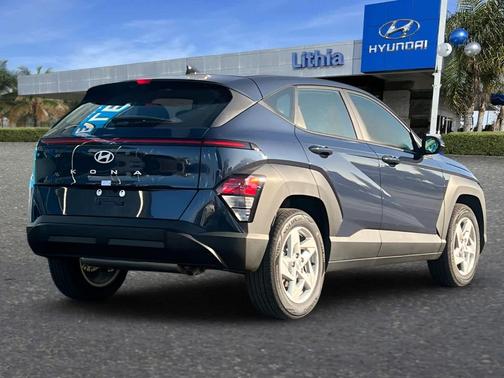 2026 Hyundai KONA SE