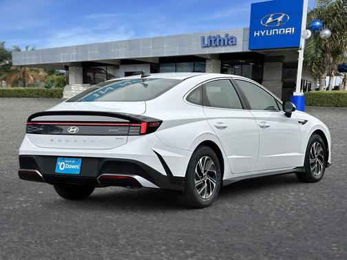 2026 Hyundai SONATA Hybrid Base