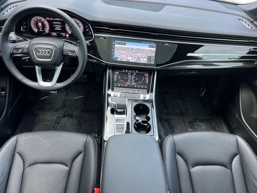 2025 Audi Q7 55 Premium Plus