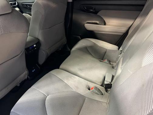 2022 Toyota Highlander L