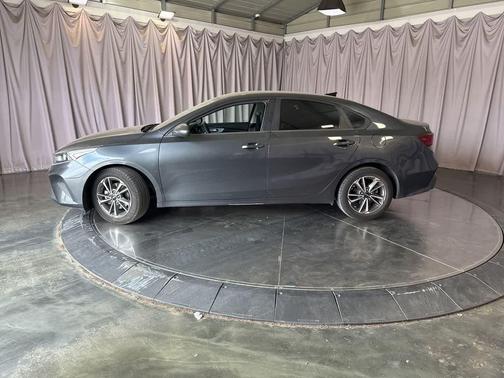 Gravity Gray 2022 Kia Forte LXS