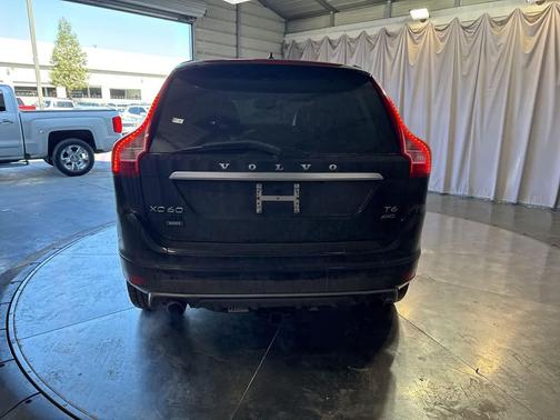 2017 Volvo XC60 T6 R-Design