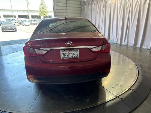 Venetian Red Metallic 2014 Hyundai SONATA GLS
