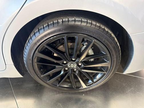 Celestial Silver/Midnight Black Metallic 2021 Toyota Camry XSE