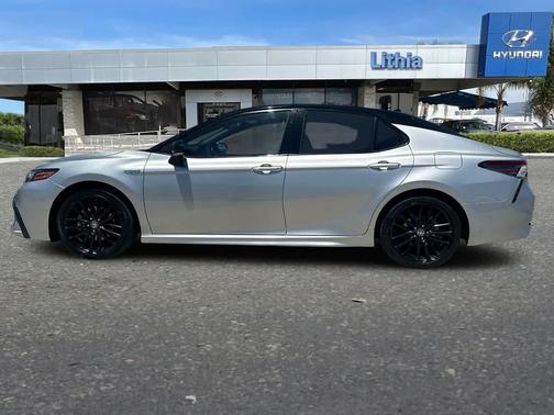 Celestial Silver/Midnight Black Metallic 2021 Toyota Camry XSE