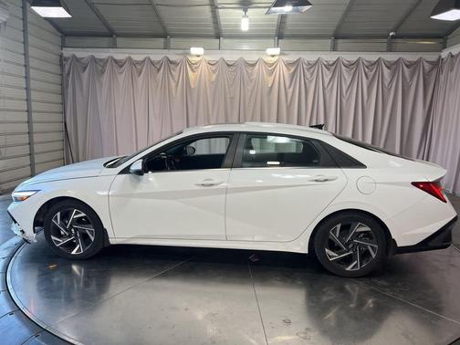 2025 Hyundai ELANTRA HEV Limited