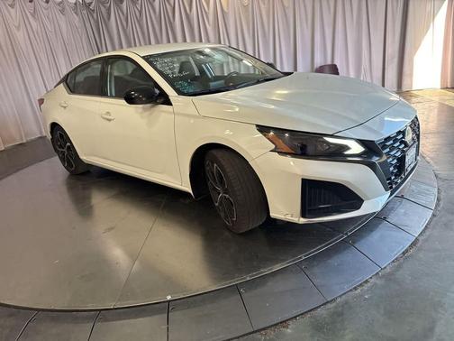 Pearl White Tricoat 2024 Nissan Altima 2.5 SR