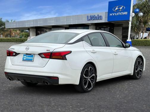 Pearl White Tricoat 2024 Nissan Altima 2.5 SR