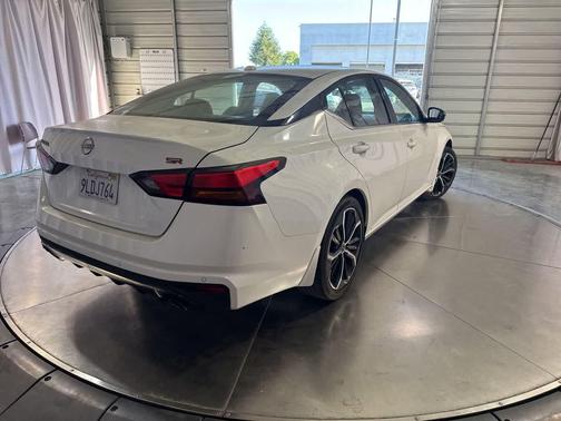 Pearl White Tricoat 2024 Nissan Altima 2.5 SR