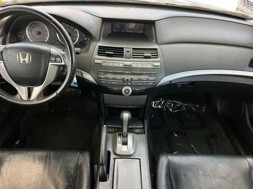 Alabaster Silver Metallic 2011 Honda Accord 2dr I4 Auto