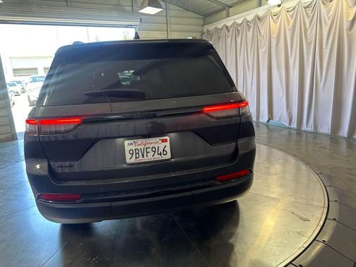Baltic Gray Metallic Clearcoat 2022 Jeep Grand Cherokee Altitude