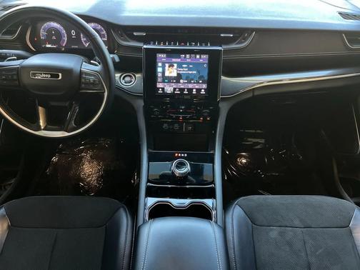 Baltic Gray Metallic Clearcoat 2022 Jeep Grand Cherokee Altitude