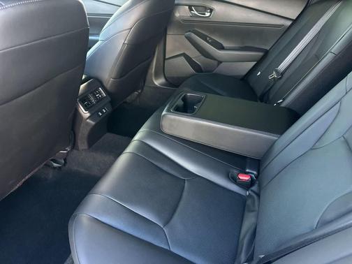 Platinum White Pearl 2025 Honda Accord Hybrid Sport-L