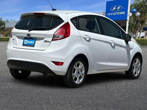 Oxford White 2016 Ford Fiesta SE