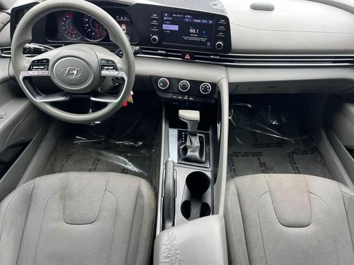 2021 Hyundai ELANTRA SE