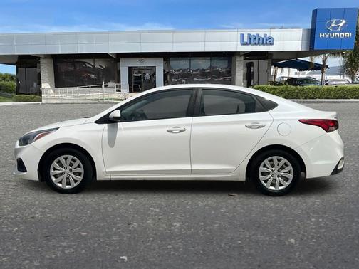 Frost White Pearl 2019 Hyundai Accent SE