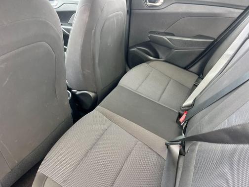 Frost White Pearl 2019 Hyundai Accent SE