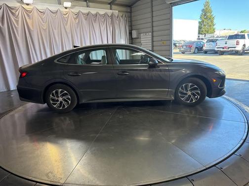 2023 Hyundai SONATA Hybrid Base