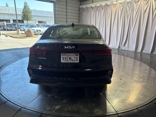 Aurora Black 2024 Kia Forte LXS