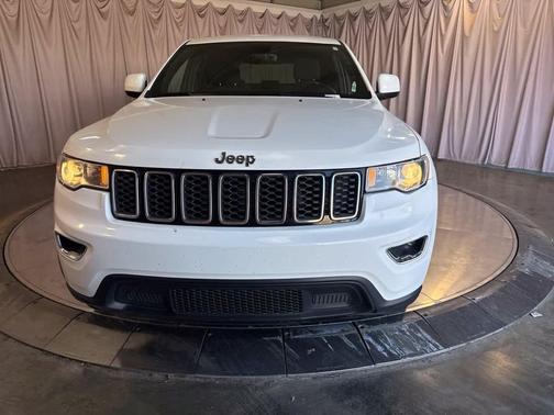 Bright White Clearcoat 2017 Jeep Grand Cherokee Laredo
