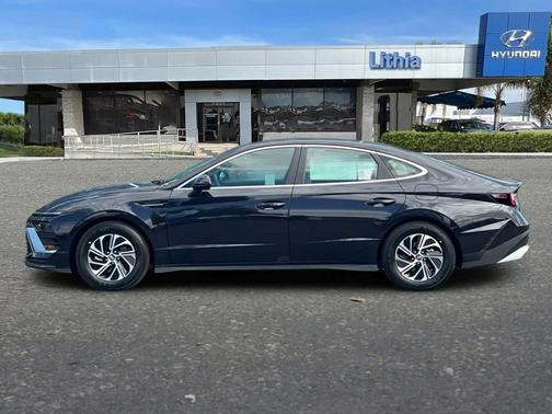 2026 Hyundai SONATA Hybrid Base