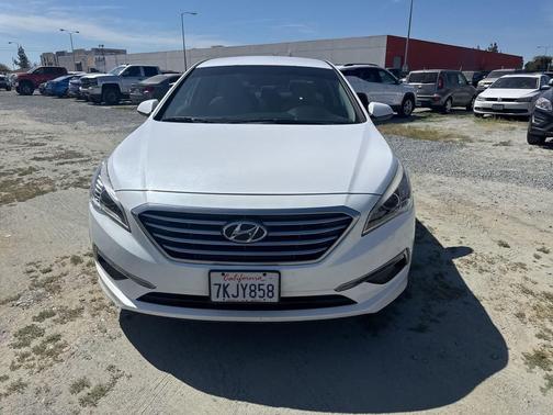 Quartz White Pearl 2015 Hyundai SONATA SE