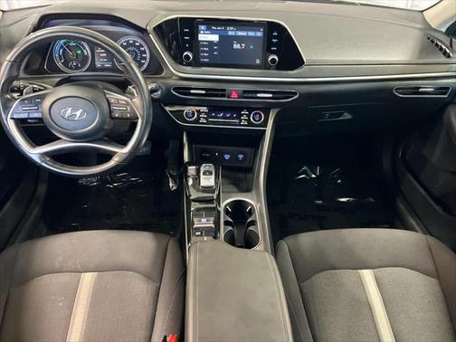 2022 Hyundai SONATA Hybrid SE