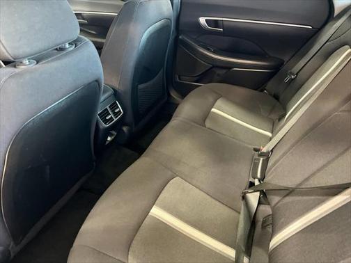 2022 Hyundai SONATA Hybrid SE