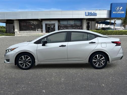 Brilliant Silver Metallic 2024 Nissan Versa 1.6 S