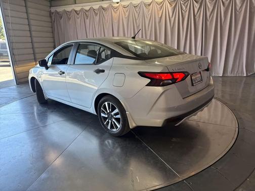 Brilliant Silver Metallic 2024 Nissan Versa 1.6 S