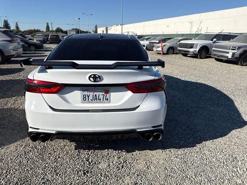 Super White 2019 Toyota Camry SE