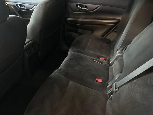 Gun Metallic 2015 Nissan Rogue SV