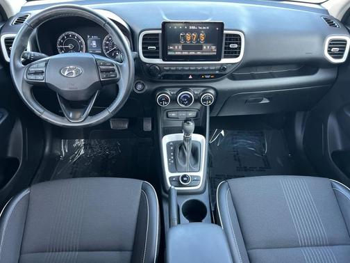 2022 Hyundai VENUE Limited