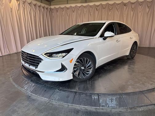 2022 Hyundai SONATA Hybrid SE