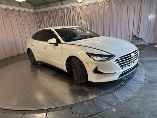 2022 Hyundai SONATA Hybrid SE