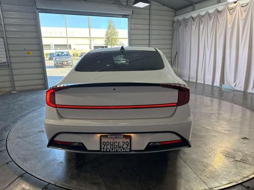 2022 Hyundai SONATA Hybrid SE