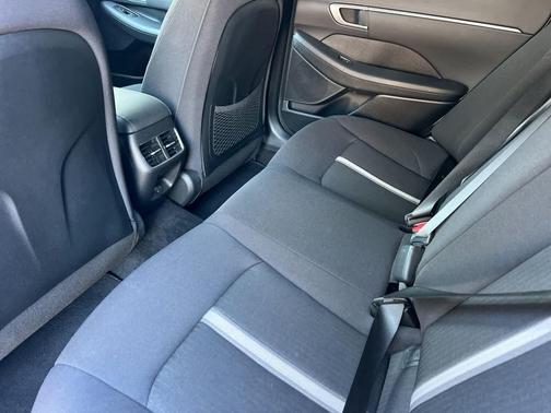 2022 Hyundai SONATA Hybrid SE