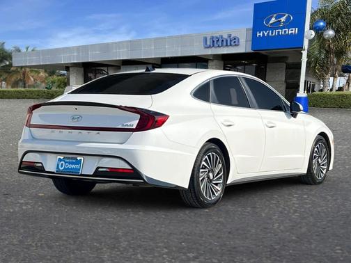 2022 Hyundai SONATA Hybrid SE
