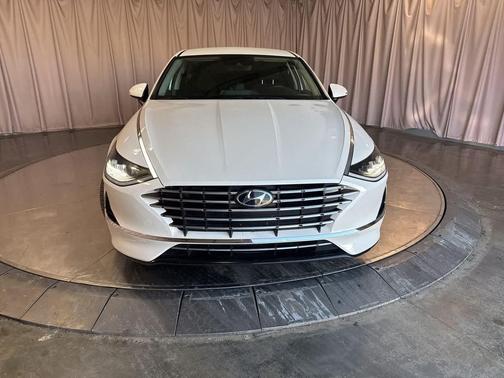 2022 Hyundai SONATA Hybrid SE