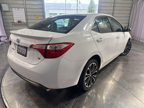 Super White 2016 Toyota Corolla S Plus