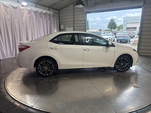 Super White 2016 Toyota Corolla S Plus