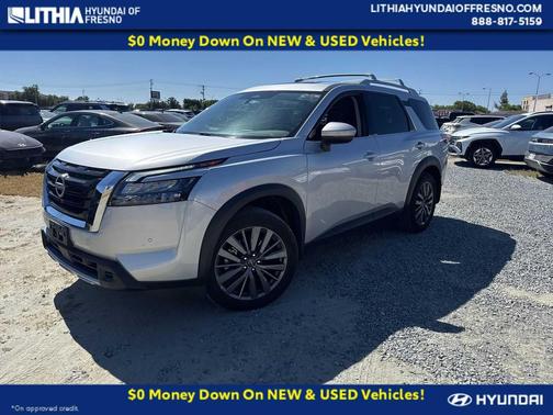 Brilliant Silver Metallic 2025 Nissan Pathfinder SL