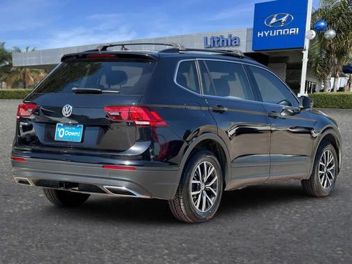 Deep Black Pearl 2019 Volkswagen Tiguan 2.0T SE