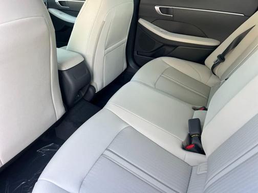 Ultimate red 2026 Hyundai SONATA SE