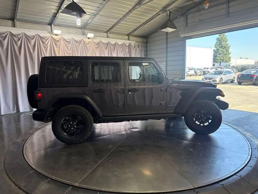 Granite Crystal Metallic Clearcoat 2024 Jeep Wrangler 4xe Willys