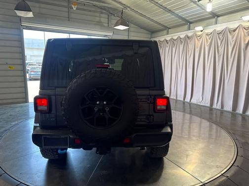 Granite Crystal Metallic Clearcoat 2024 Jeep Wrangler 4xe Willys