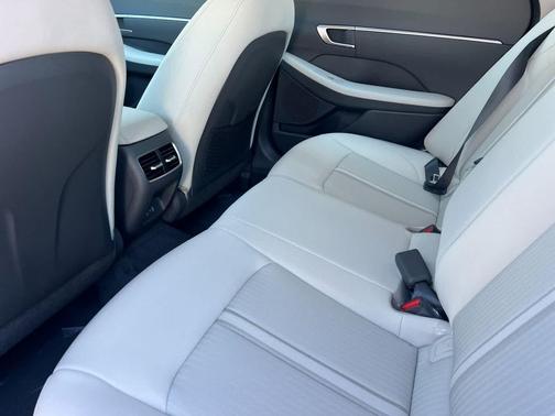 2026 Hyundai SONATA Hybrid Base